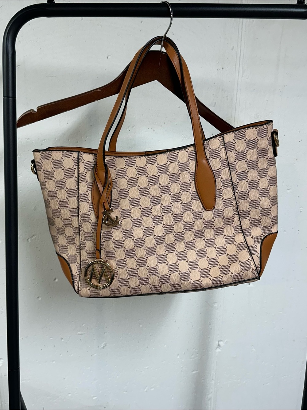 Neutral Check Tote and Wristlet with Tan Trim 📦